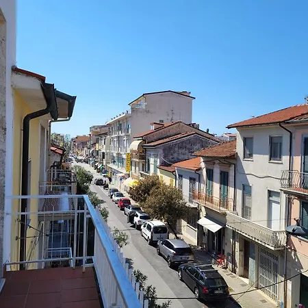A Due Passi Dal Mare Lovely Apartament Viareggio